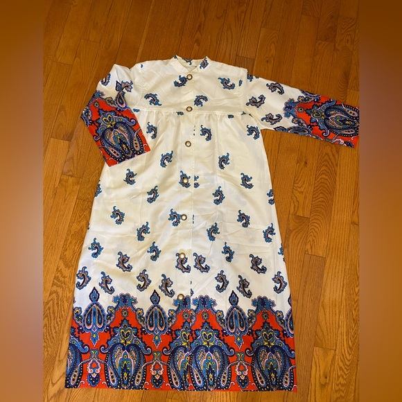 Abstract 1960s inspired dress - Picture 11 of 16